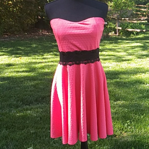 Wild Daisy Dresses & Skirts - Wild Daisy XL orange and black dress